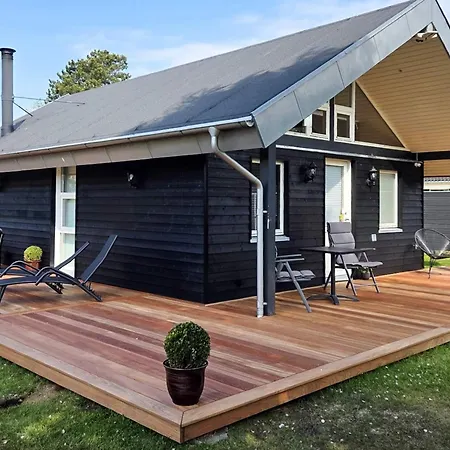 4 Star In Karrebæksminde